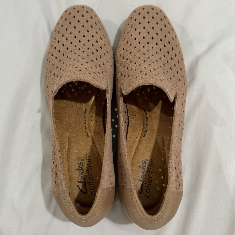 Clarks Juliet Hayes Perforated Suede Loafers Sand 6M - Picture 3 of 16